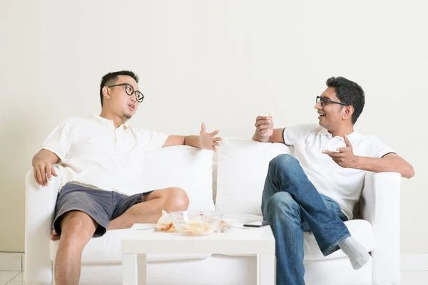 夫妻私密床事可以和朋友分享嗎？兩性專家解析背後心理